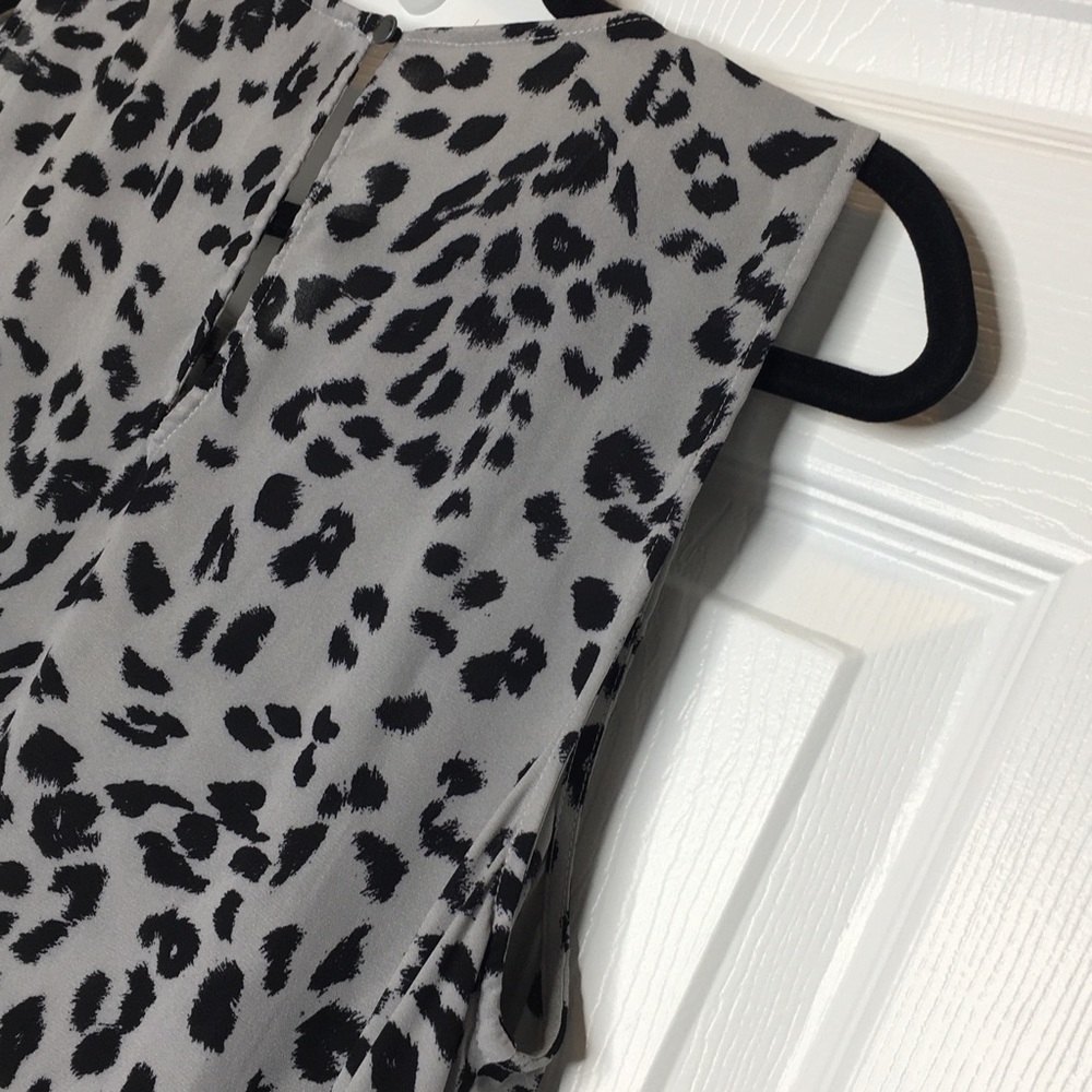 Vince Camuto - Cheetah Print Sleeveless Top - L - Picture 5 of 9